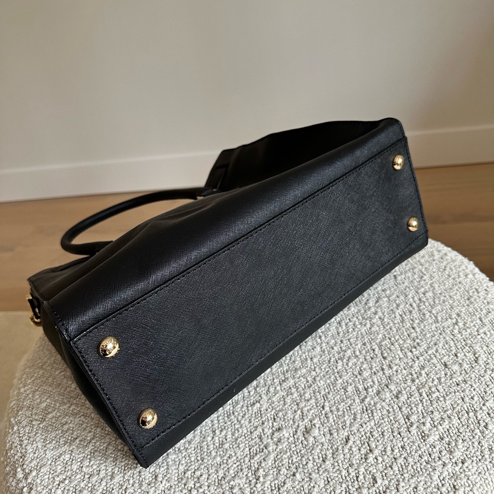 Michael Kors Handbag - Picture 3 of 8